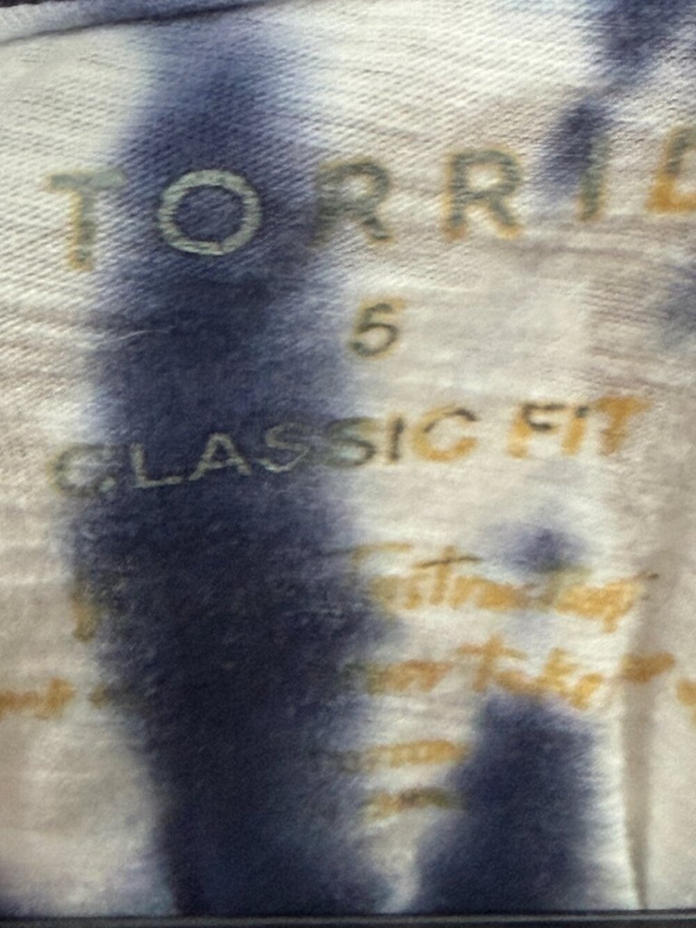 Torrid Navy Tie-Dye sleeveless T-shirt says “Mentally on vacation” size 5 - Picture 3 of 3
